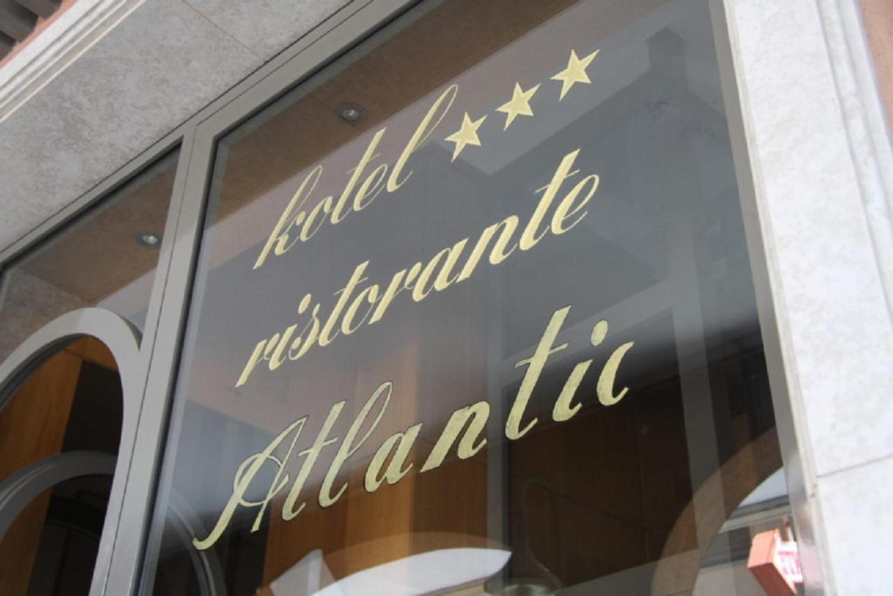 Hotel Atlantic Loano Esterno foto